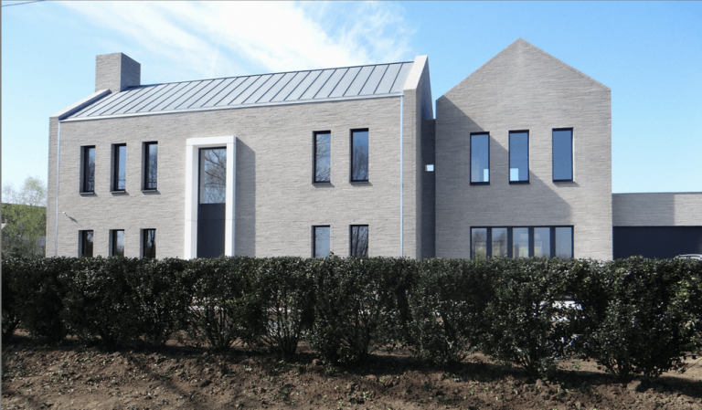 Architect Geert Vleeschouwers uit Dentergem specialiseert zich in moderne landelijke woningen in Deinze, Tielt en Waregem